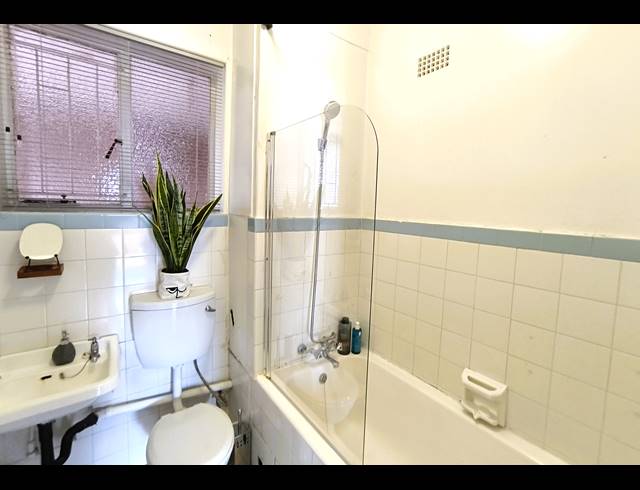 1 bed property to rent in PARKTOWN NORTH